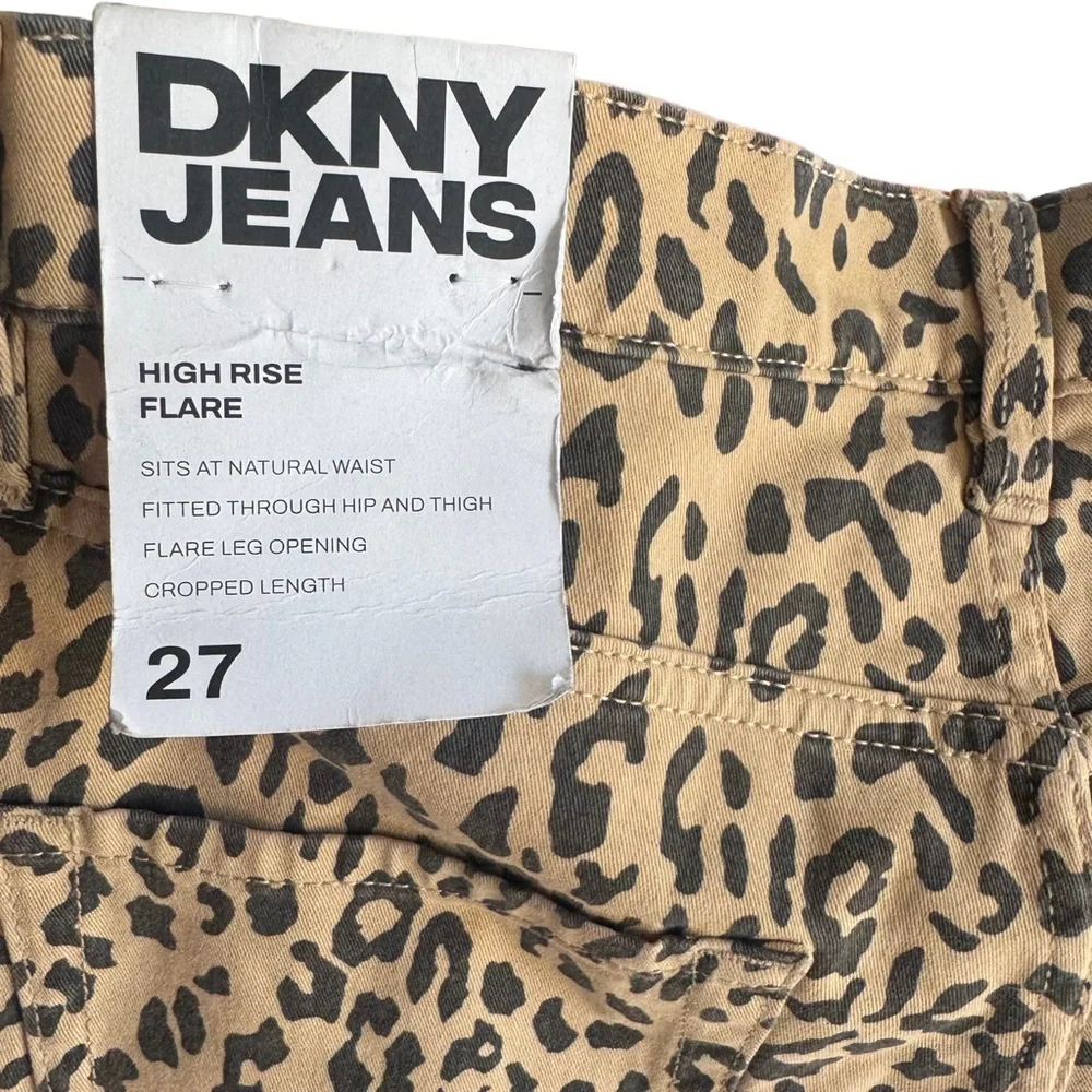 DKNY Jeans - Leopard Print High Rise Flare - 27 - Fast Ship - Picture 4 of 6